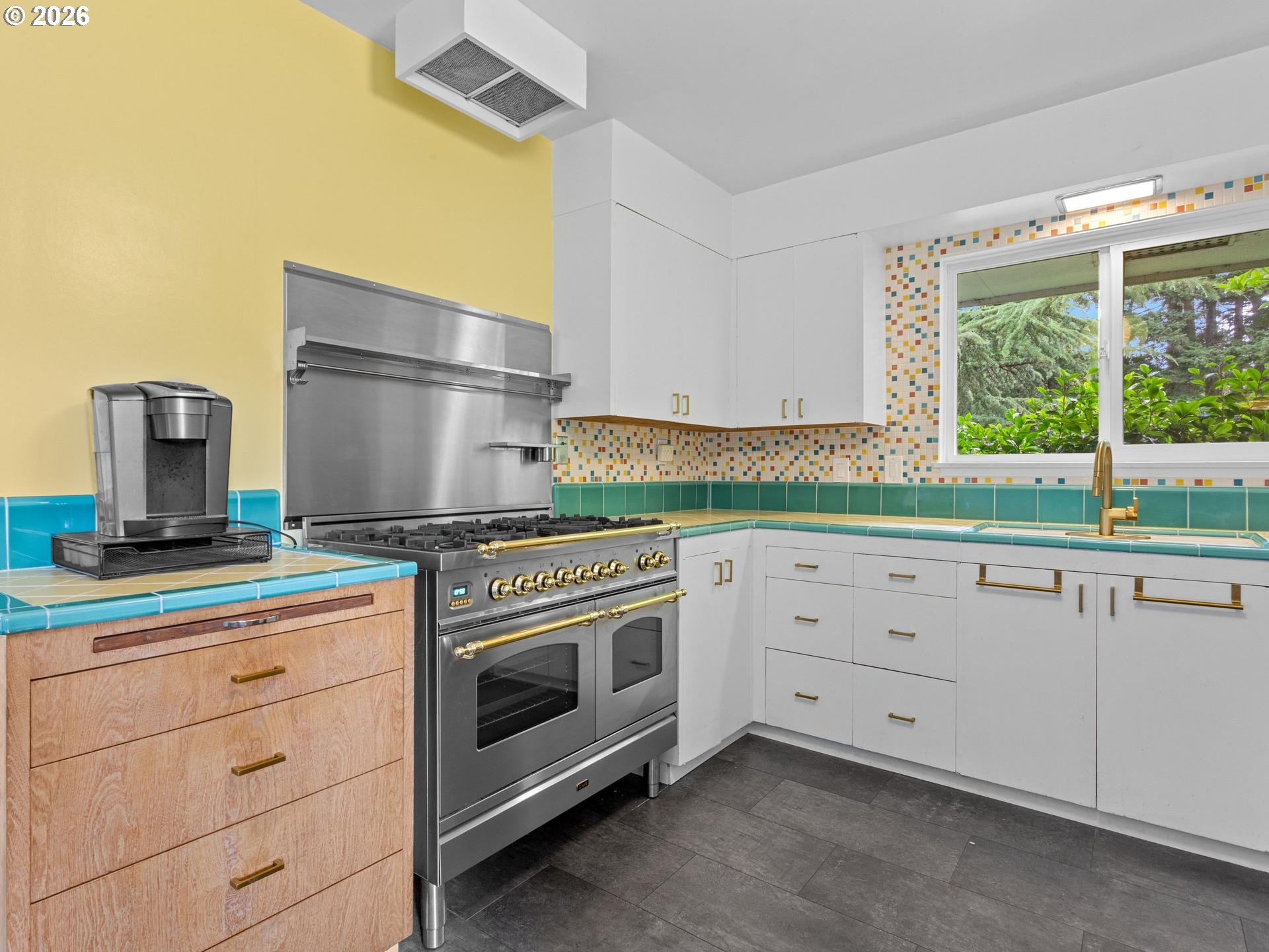 15015 Northeast Multnomah Street Portland, OR 97230 - Photo 14 of 48