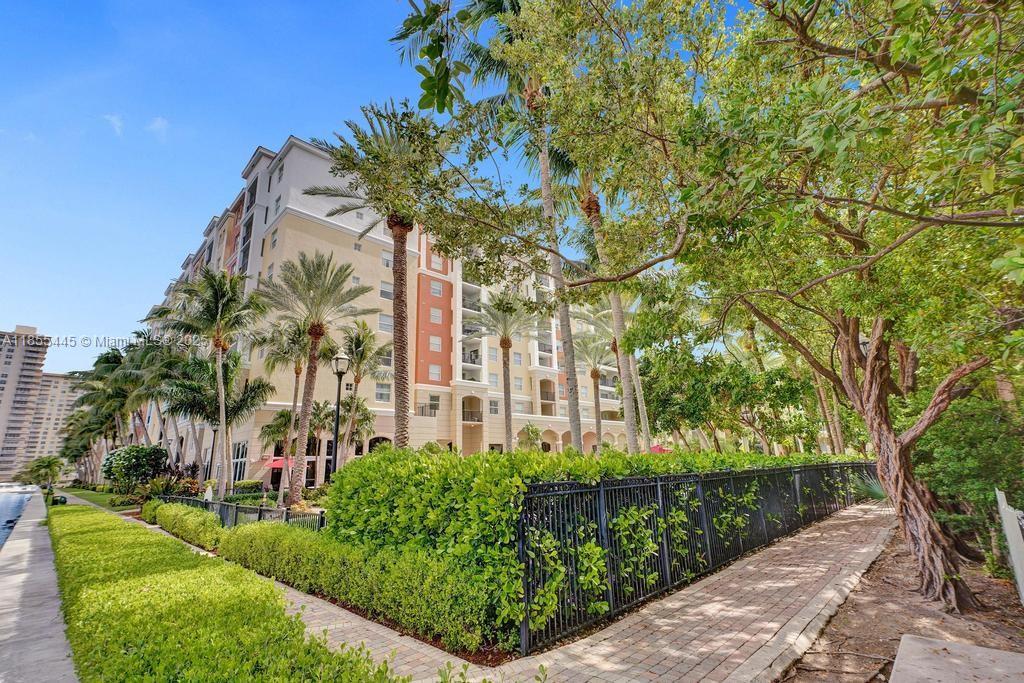 17100 North Bay Road, Unit 1511 Sunny Isles Beach, FL 33160 - Photo 38 of 71