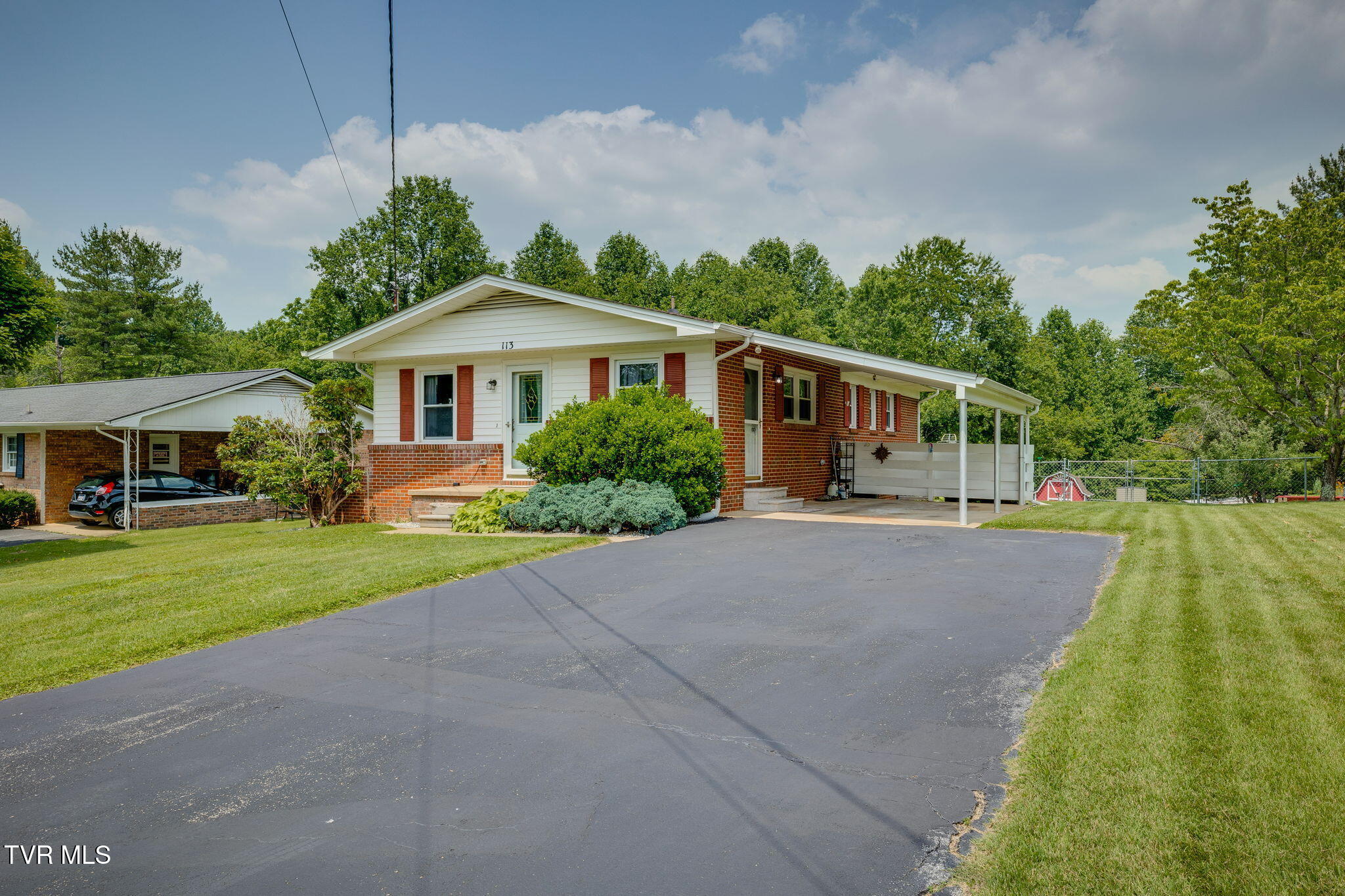 113 Harrell Road Johnson City, TN 37604 - Photo 1 of 36 002