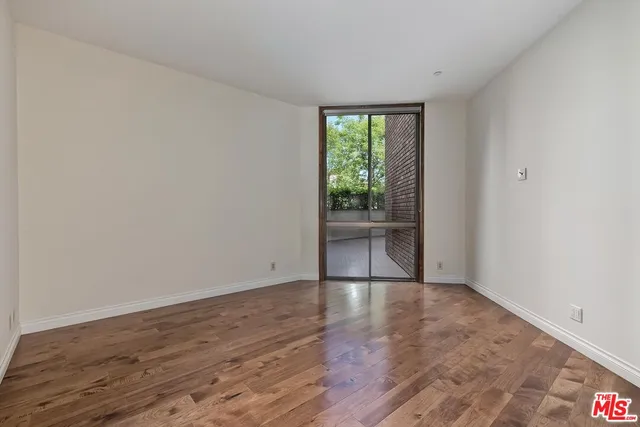 $1,595,000 | 300 North Swall Drive, Unit 106, Beverly Hills, CA 90211