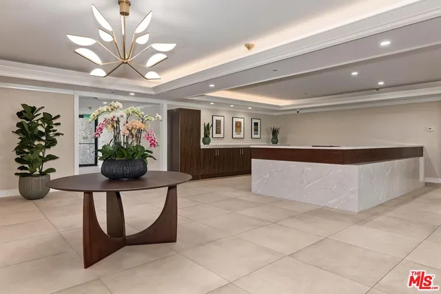 $1,595,000 | 300 North Swall Drive, Unit 106, Beverly Hills, CA 90211