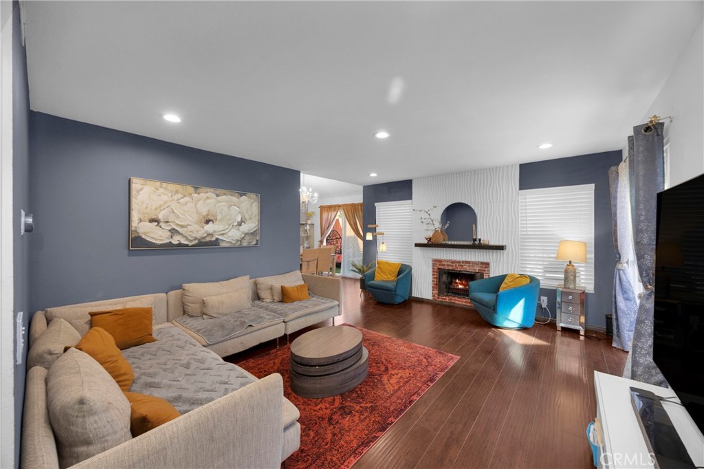 11522 Honeyglen Road, Unit 26 Pacoima, CA 91331 - Photo 4 of 26
