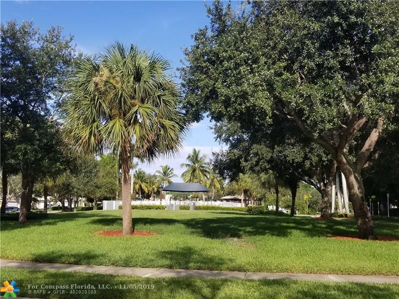 1527 Palermo Drive Weston, FL 33327 - Photo 15 of 16