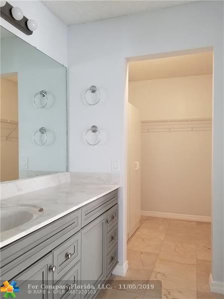 1527 Palermo Drive Weston, FL 33327 - Photo 9 of 16 Walk-in closet