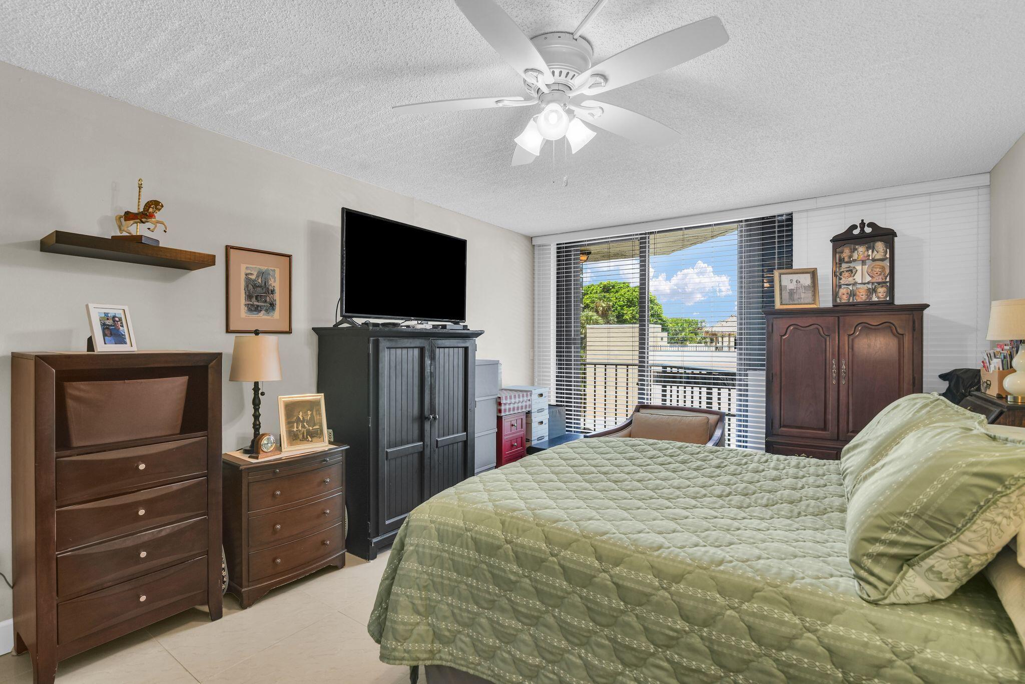 899 Jeffery Street, Unit 3010 Boca Raton, FL 33487 - Photo 22 of 99 899 Jeffery St 301 primary BR bath 6