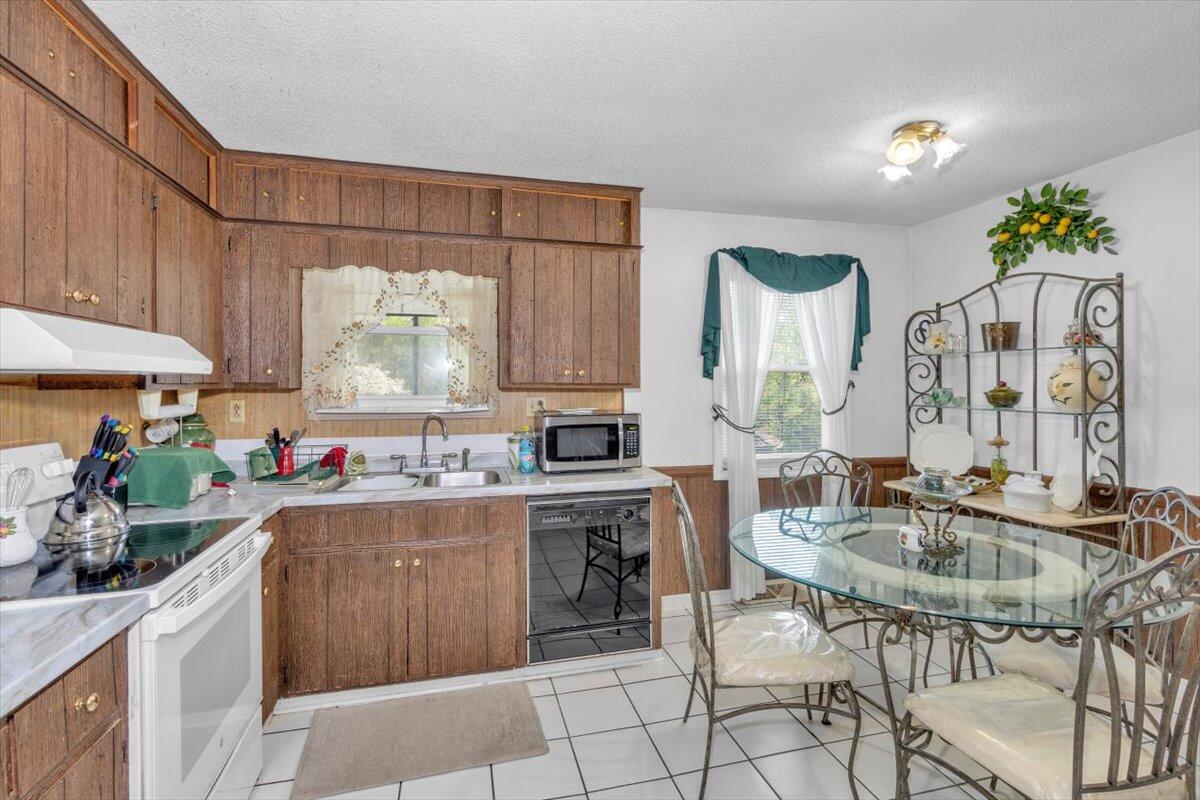 7025 Rance Perry Road Appling, GA 30802 - Photo 46 of 71 kitchen