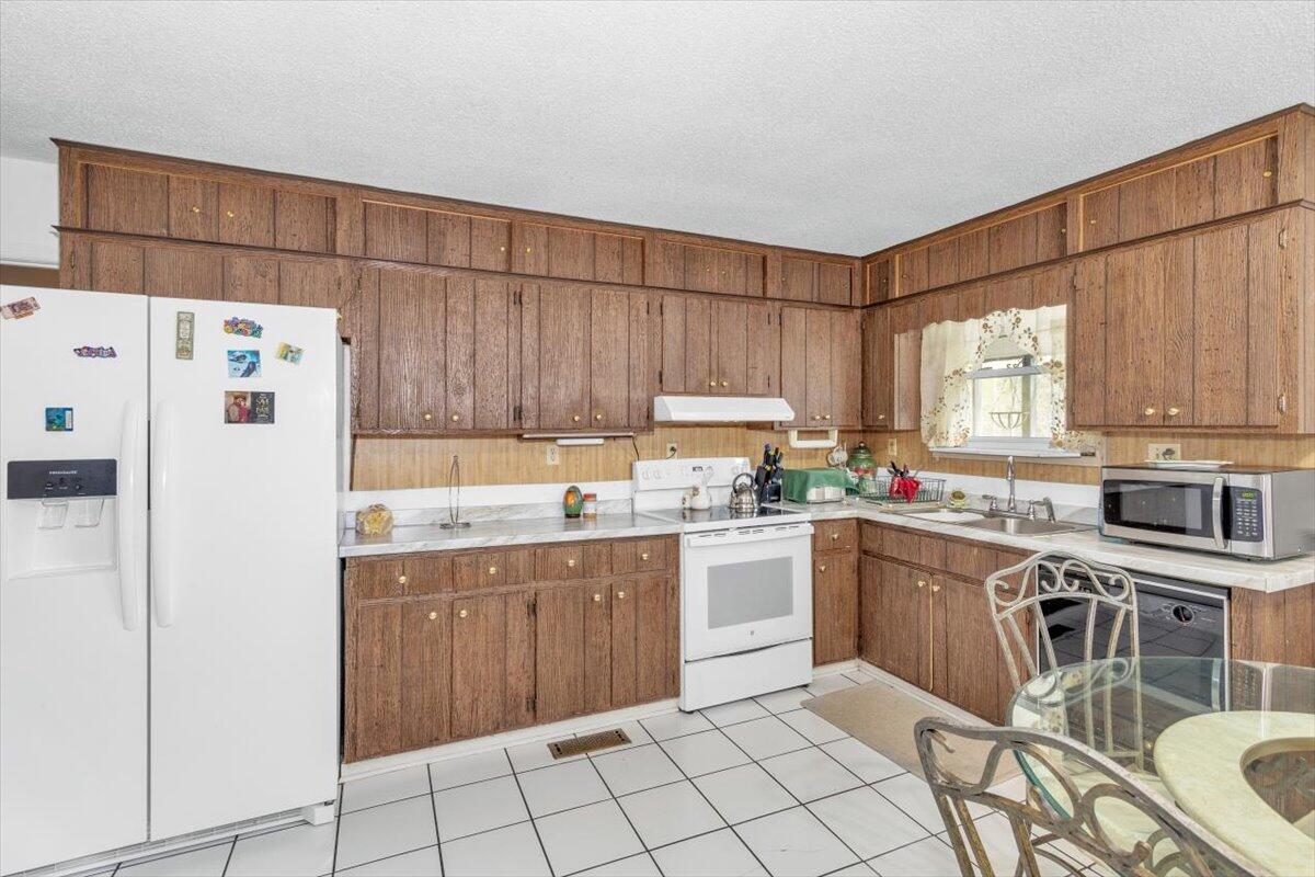 7025 Rance Perry Road Appling, GA 30802 - Photo 47 of 71 kitchen