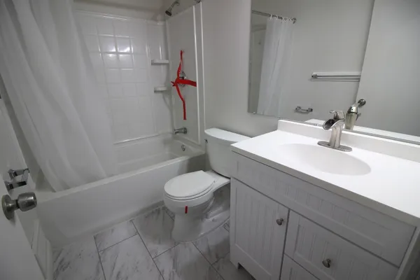 $165,000 | 15756 Woodmont Street, Romulus, MI 48174