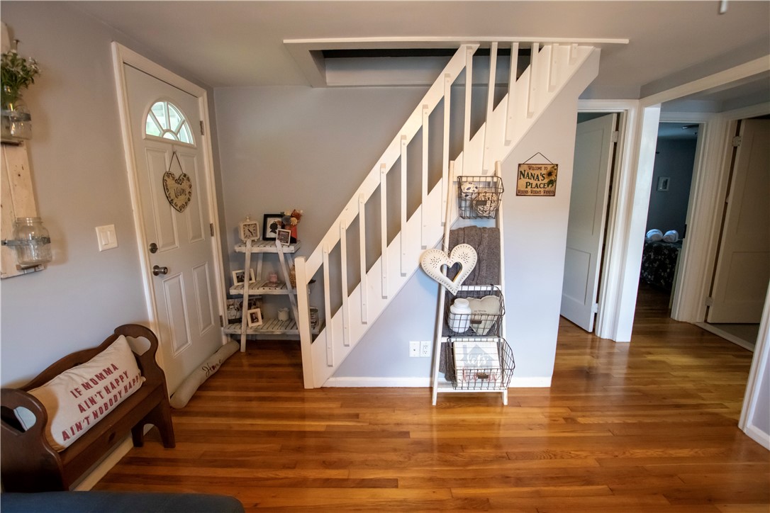 48 Norfolk Road Warwick, RI 02886 - Photo 8 of 18 Gallery Image 8