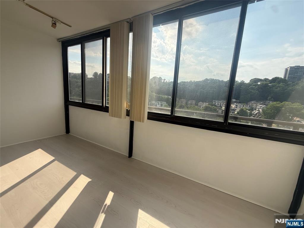 1203 River Road, Unit 14M Edgewater, NJ 07020 - Photo 11 of 22