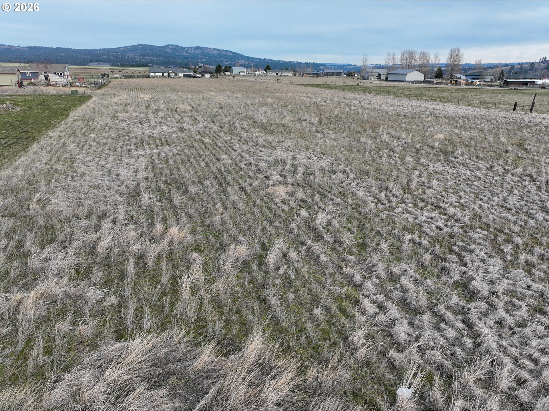 953 North 15th Avenue Elgin, OR 97827 - Photo 6 of 10 a view of an ocean beach and mountain