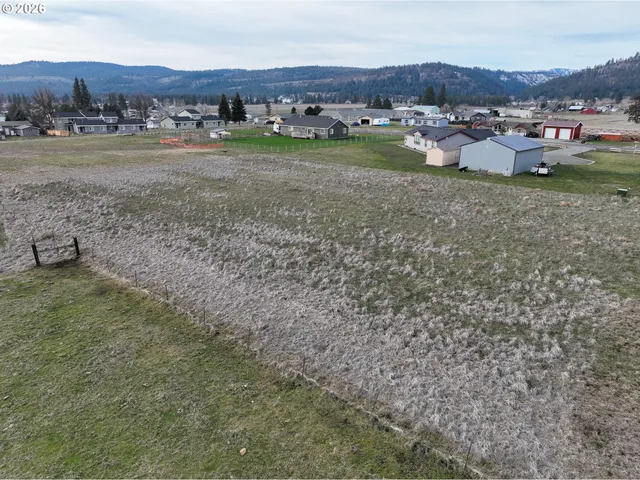 $105,000 | 953 North 15th Avenue, Elgin, OR 97827