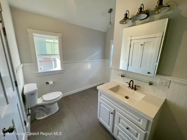 $2,650 | 534-536 Columbia Street, Unit 2, Hudson, NY 12534