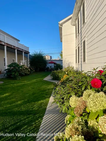 $2,650 | 534-536 Columbia Street, Unit 2, Hudson, NY 12534