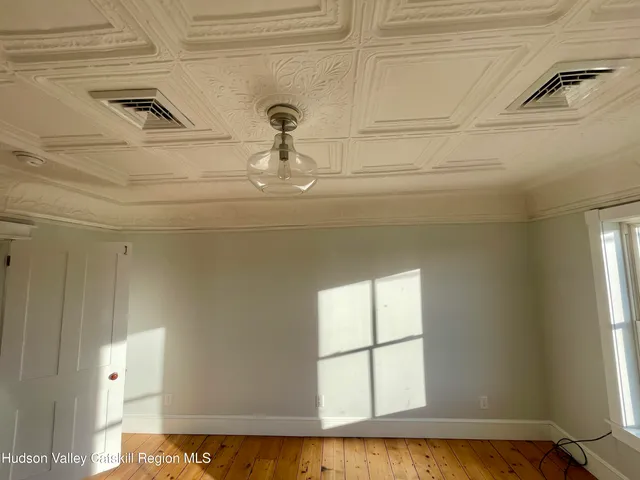 $2,650 | 534-536 Columbia Street, Unit 2, Hudson, NY 12534