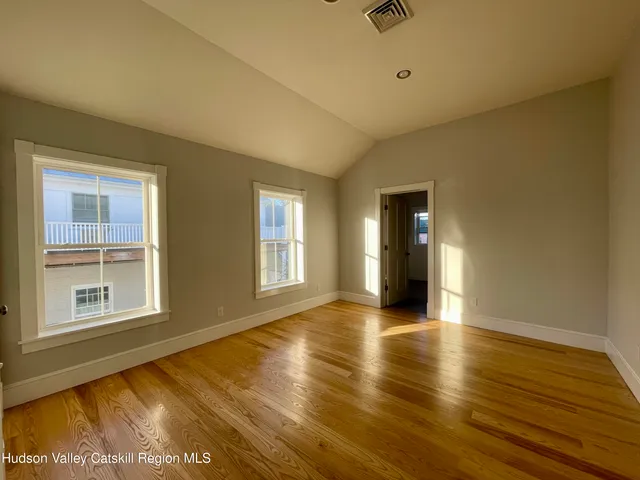 $2,650 | 534-536 Columbia Street, Unit 2, Hudson, NY 12534