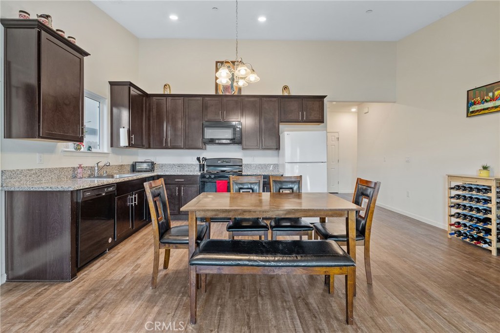 1237 East Orange Street Avenal, CA 93204 - Photo 6 of 27