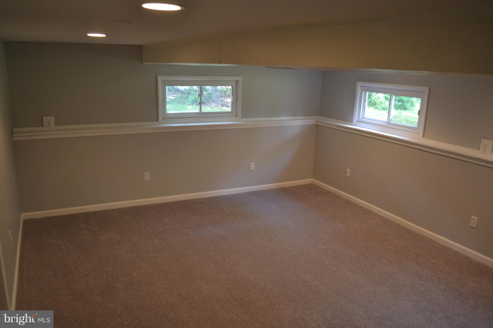 492 Rita Drive Odenton, MD 21113 - Photo 15 of 30 Family Room