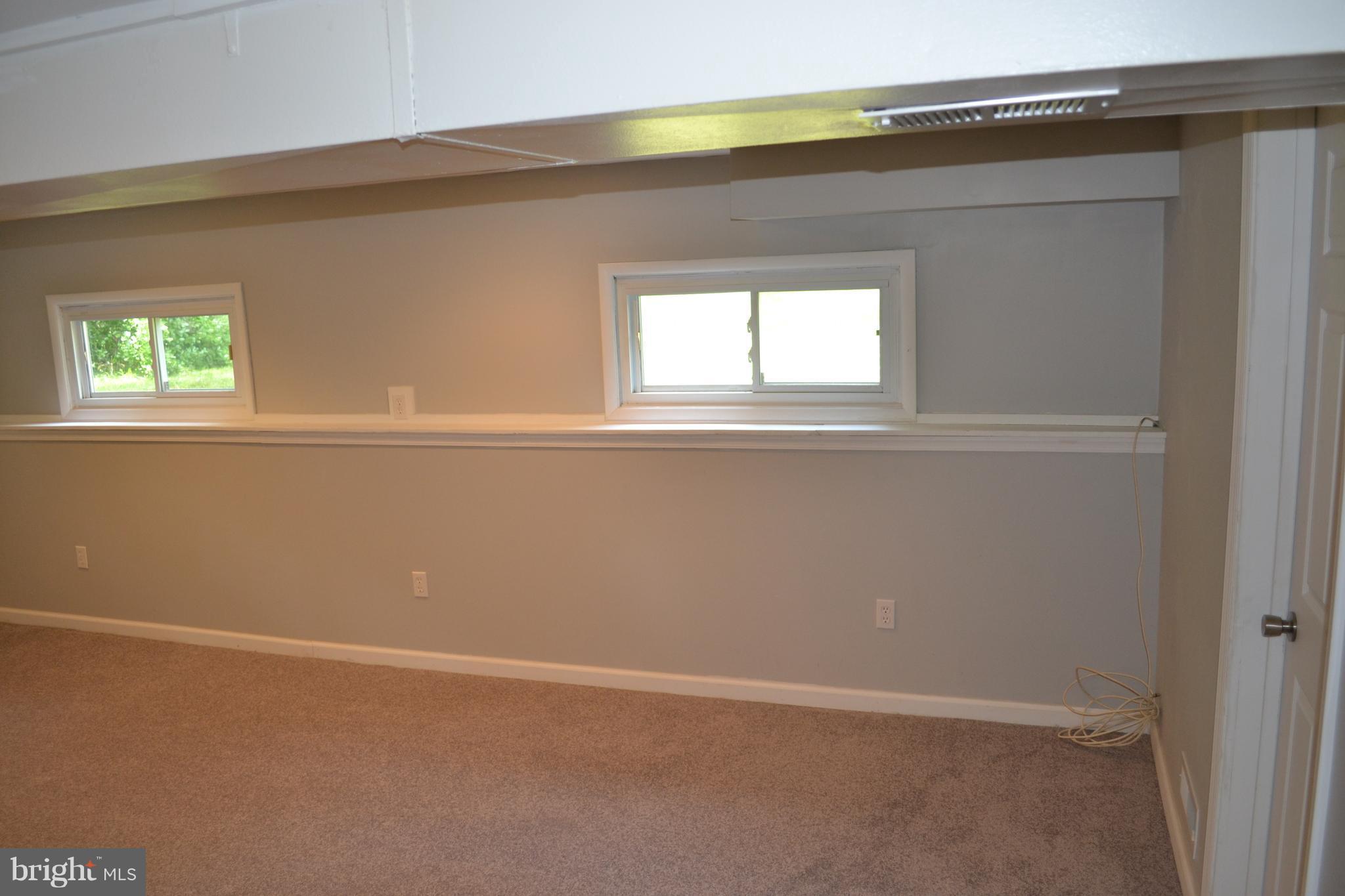 492 Rita Drive Odenton, MD 21113 - Photo 17 of 30 Family Room
