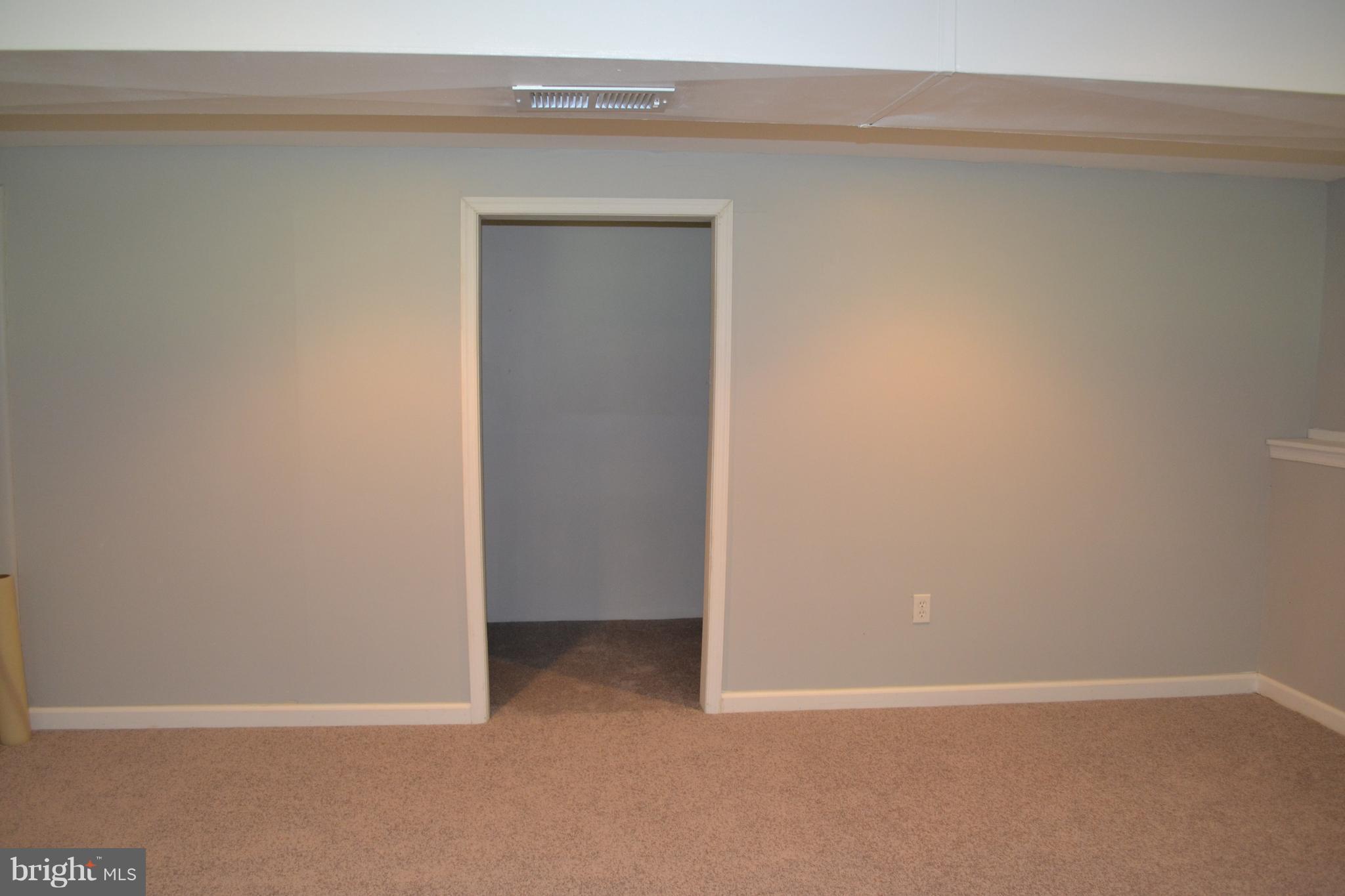 492 Rita Drive Odenton, MD 21113 - Photo 18 of 30 Family Room
