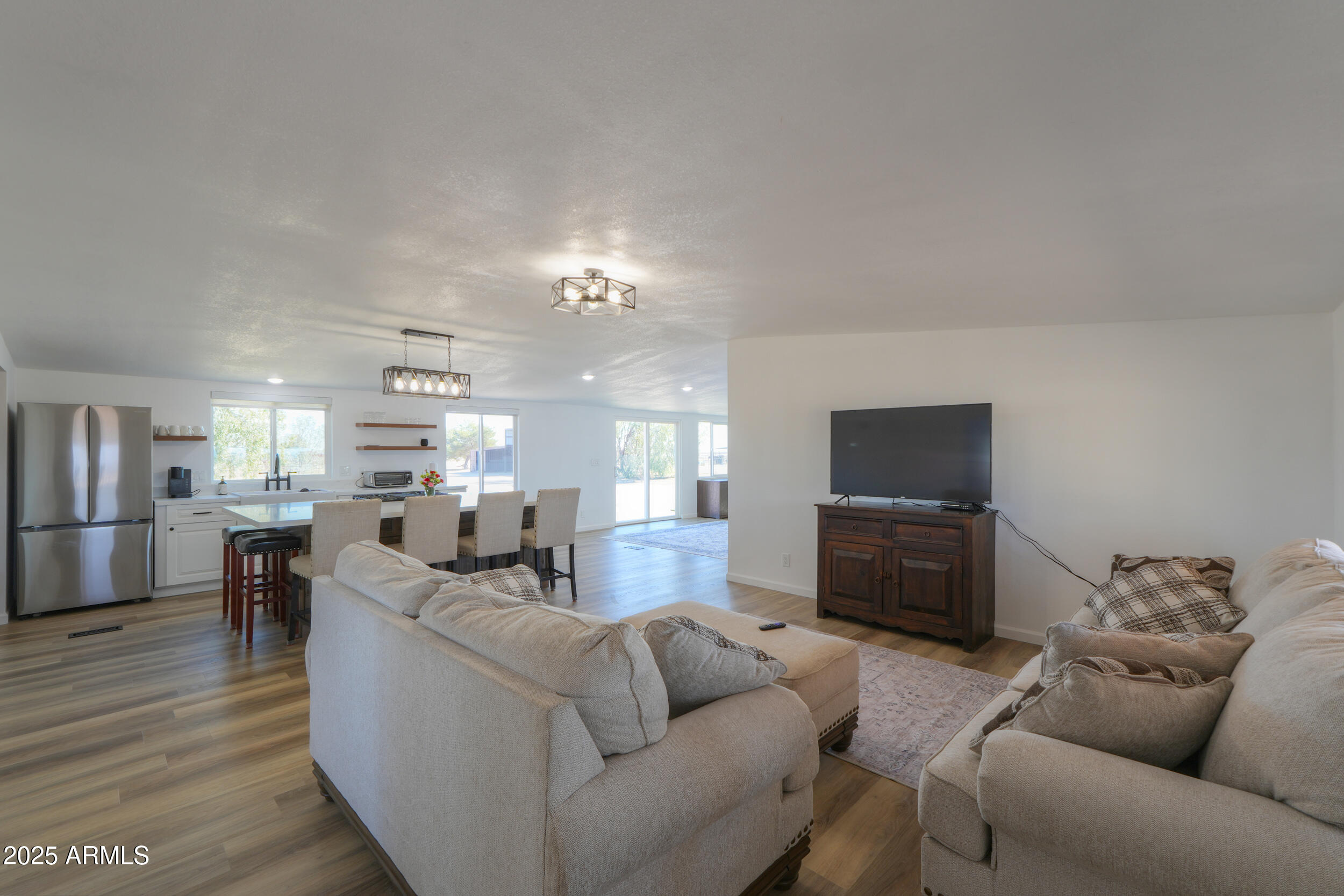 10137 North White Road Maricopa, AZ 85139 - Photo 4 of 109 11