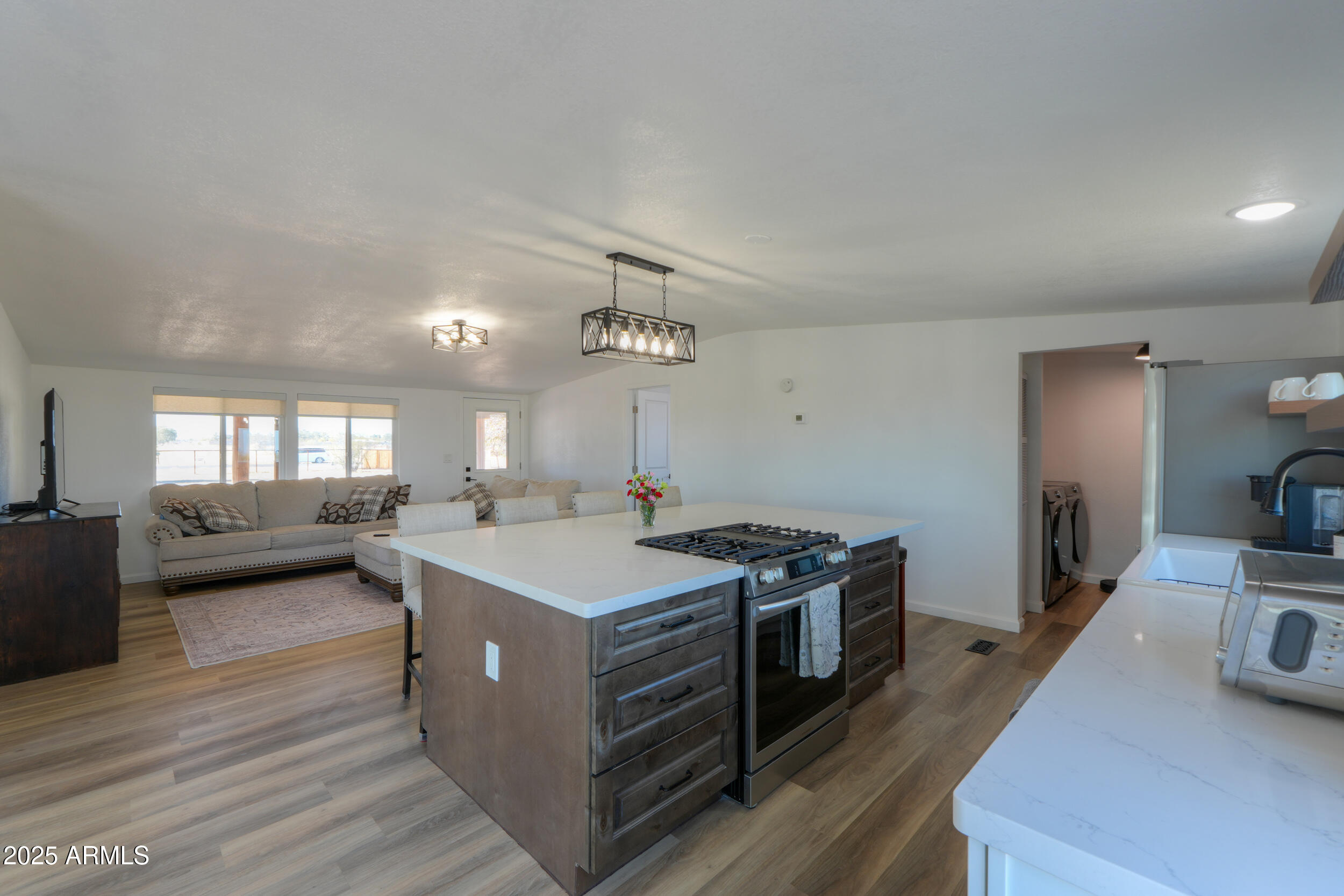 10137 North White Road Maricopa, AZ 85139 - Photo 6 of 109 16
