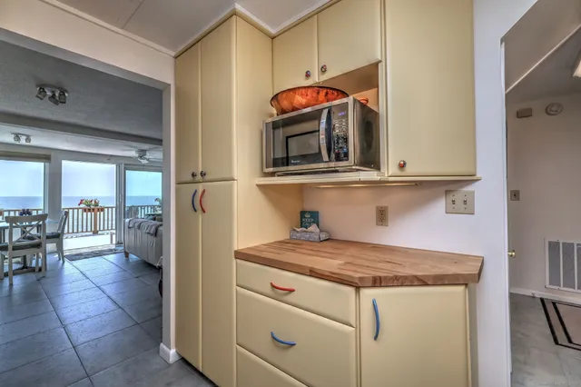 $699,000 | 4 Cambridge Court, East Haven, CT 06512