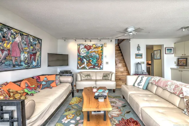 $699,000 | 4 Cambridge Court, East Haven, CT 06512