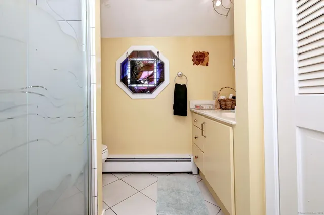 $699,000 | 4 Cambridge Court, East Haven, CT 06512