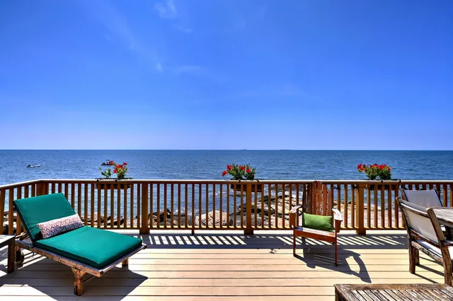 $699,000 | 4 Cambridge Court, East Haven, CT 06512