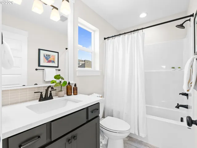 $389,900 | 7460 North Polk Avenue, Portland, OR 97203