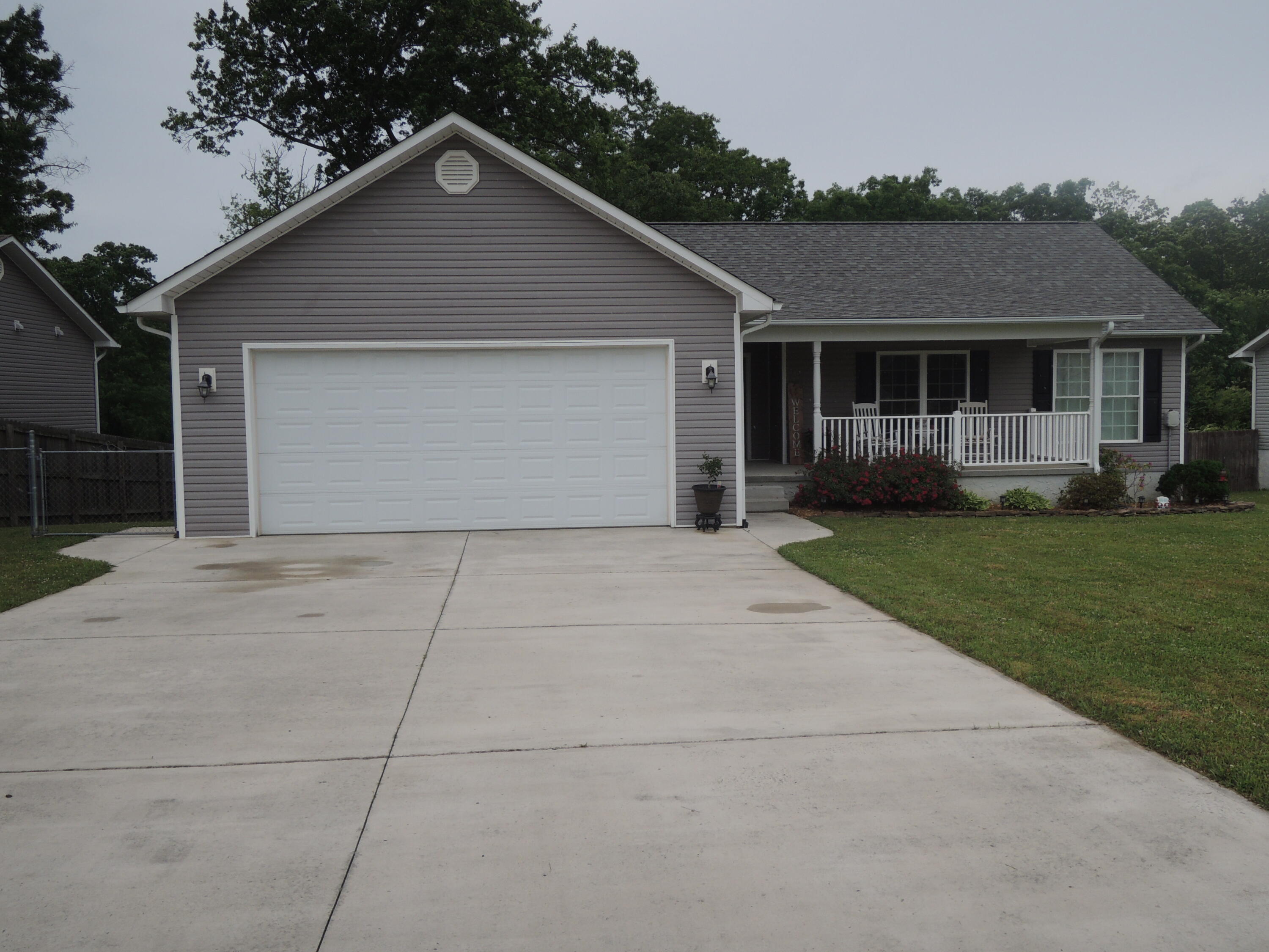 207 Fawn Loop Crossville, TN 38555 - Photo 1 of 26 DSCN7306 (1)