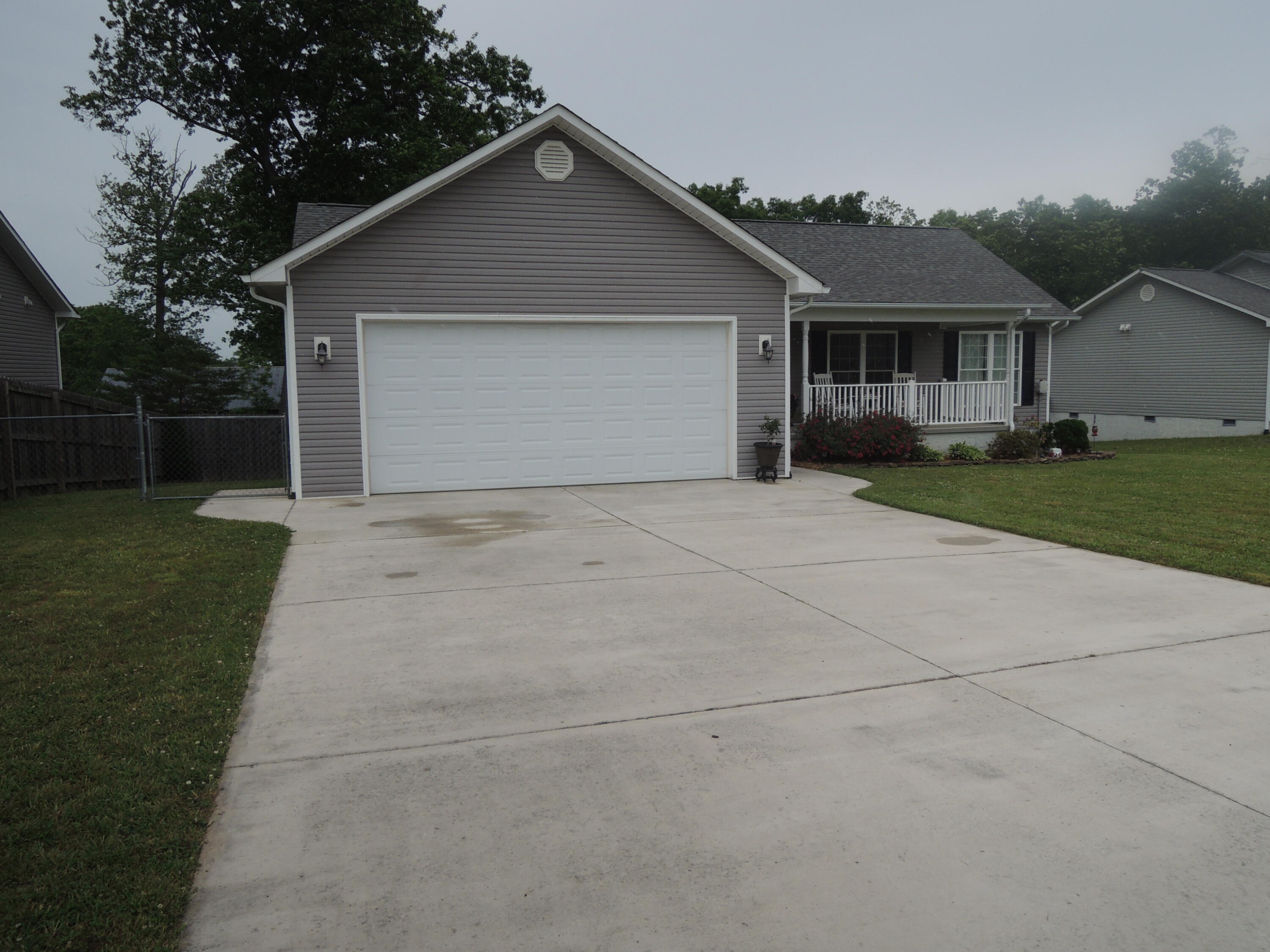 207 Fawn Loop Crossville, TN 38555 - Photo 6 of 26 DSCN7311 (1)