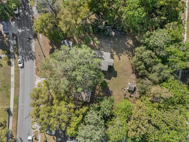 a view of a small yard