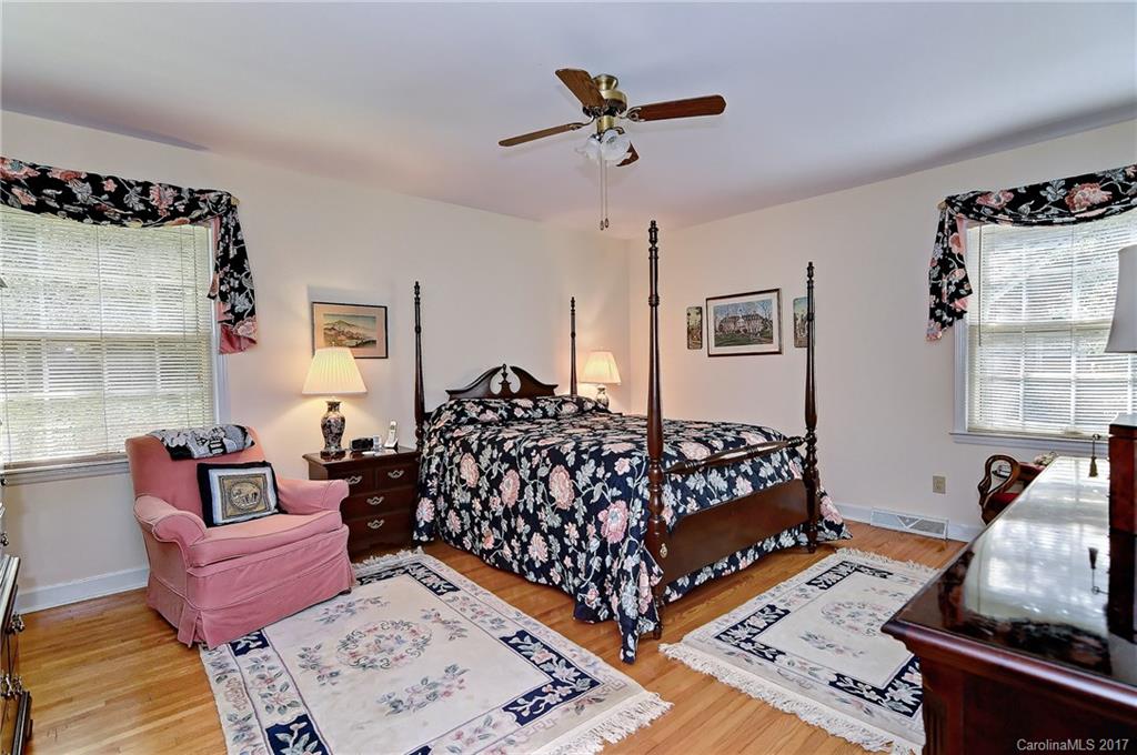 4301 Crossgate Road Charlotte, NC 28226 - Photo 12 of 24 Gallery Image 12