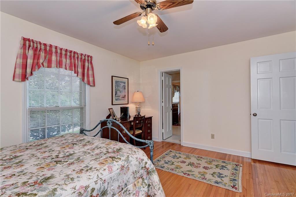 4301 Crossgate Road Charlotte, NC 28226 - Photo 17 of 24 Gallery Image 17