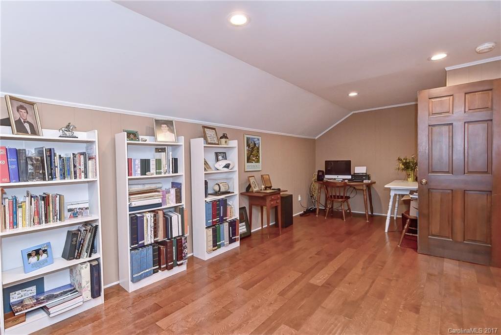 4301 Crossgate Road Charlotte, NC 28226 - Photo 19 of 24 Gallery Image 19