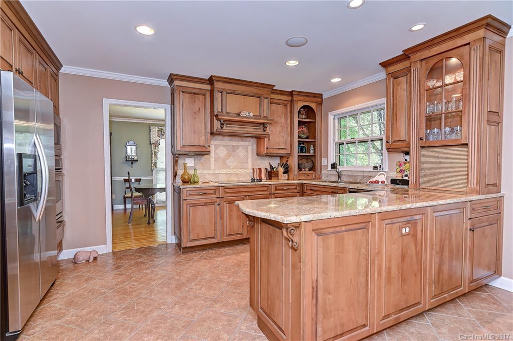 4301 Crossgate Road Charlotte, NC 28226 - Photo 6 of 24 Gallery Image 6