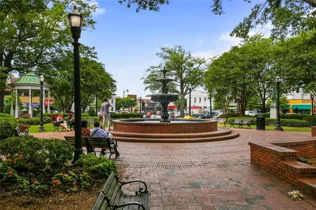 $550,000 | 99 West Dixie Avenue Southeast, Marietta, GA 30008