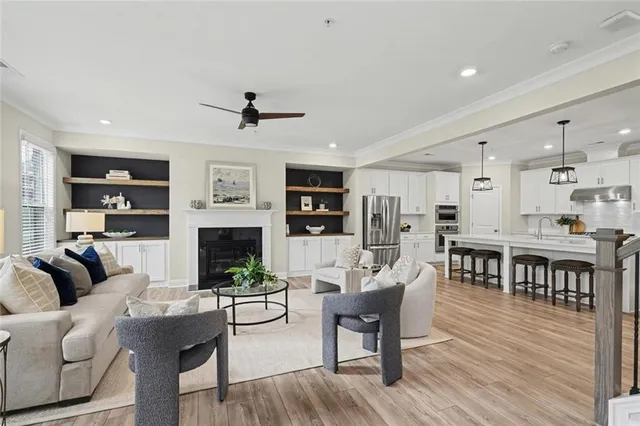 $550,000 | 99 West Dixie Avenue Southeast, Marietta, GA 30008