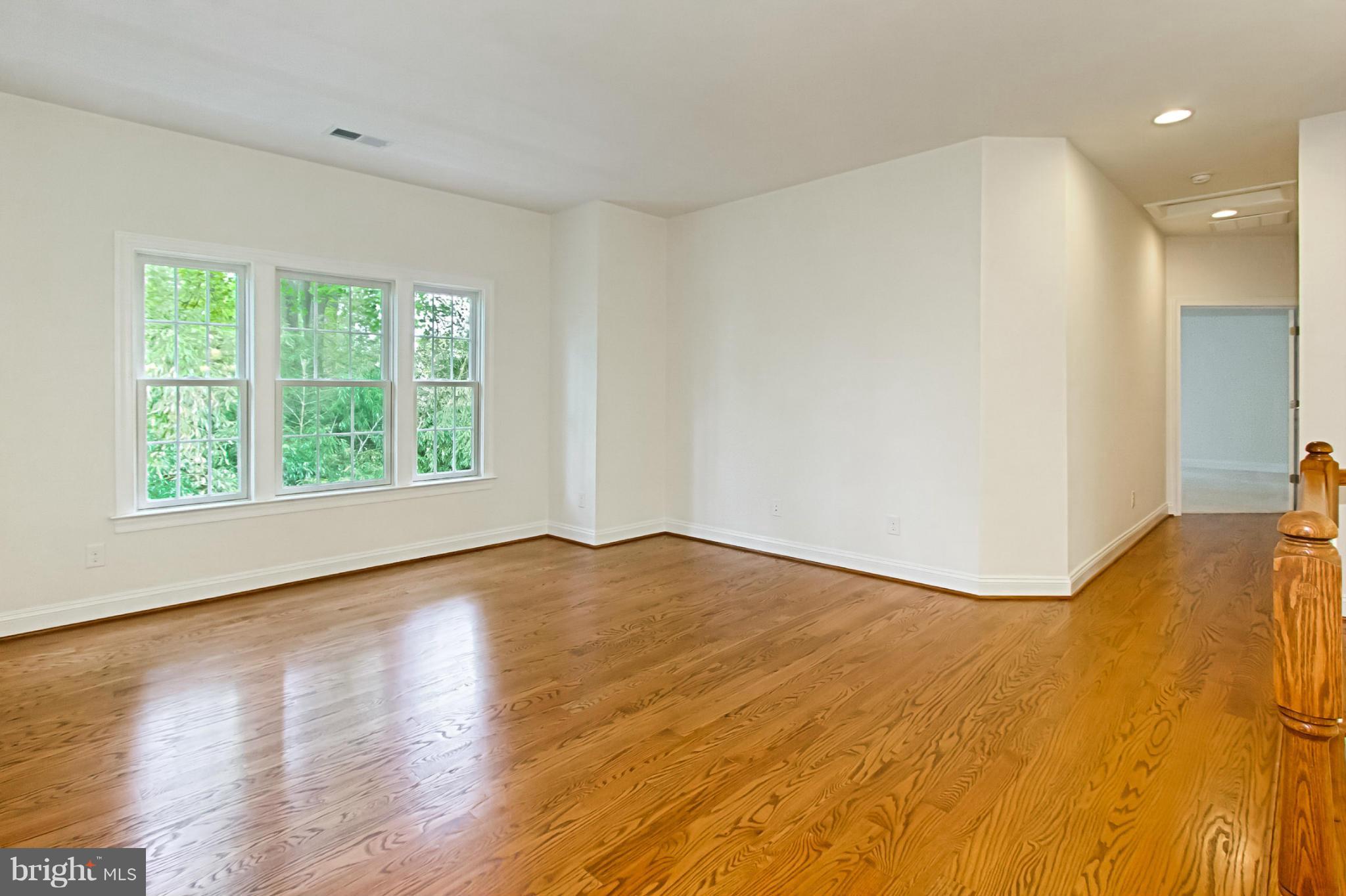 2728 Chain Bridge Road Vienna, VA 22181 - Photo 17 of 30 Loft