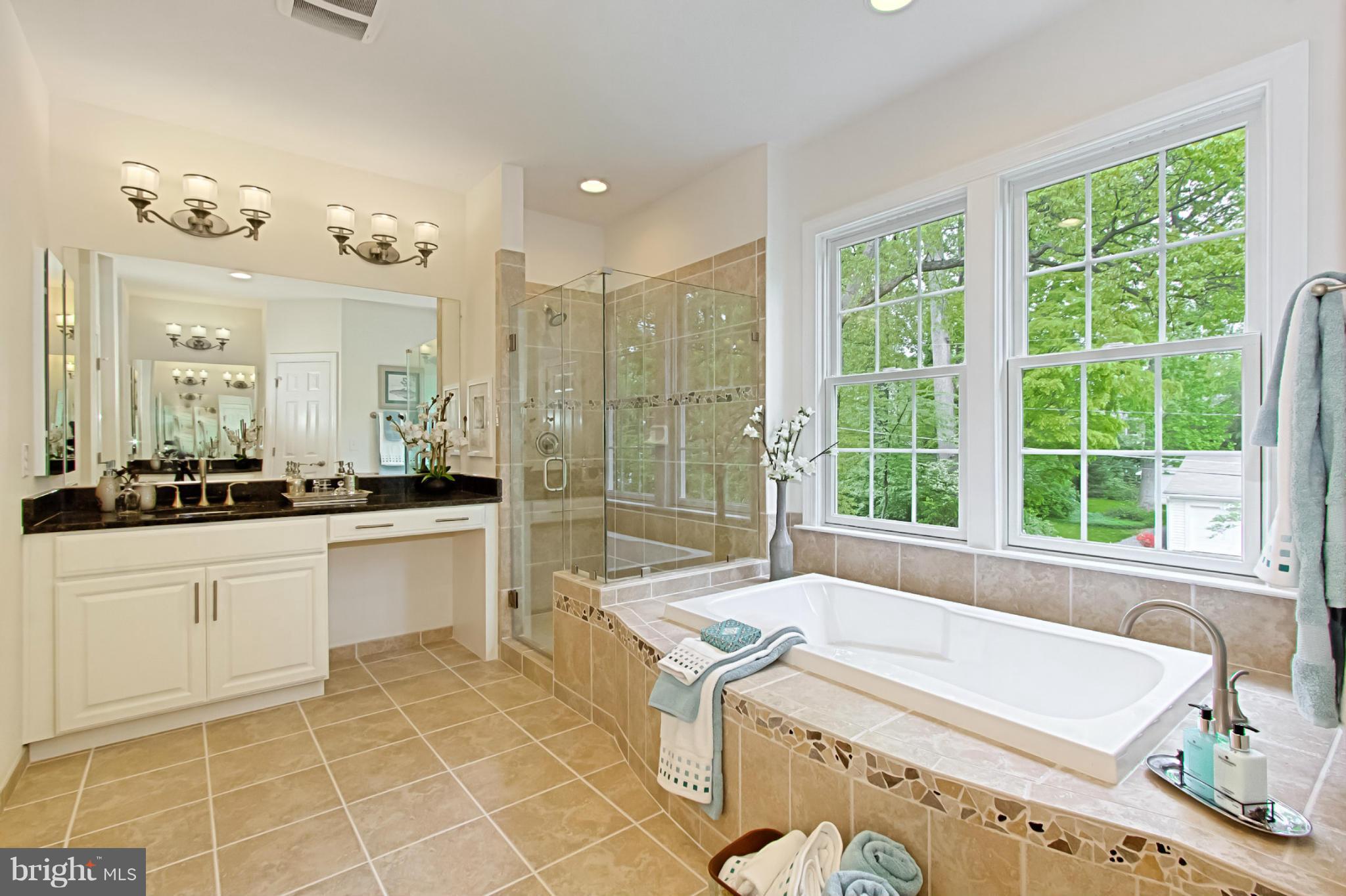 2728 Chain Bridge Road Vienna, VA 22181 - Photo 21 of 30 Bath (Master)