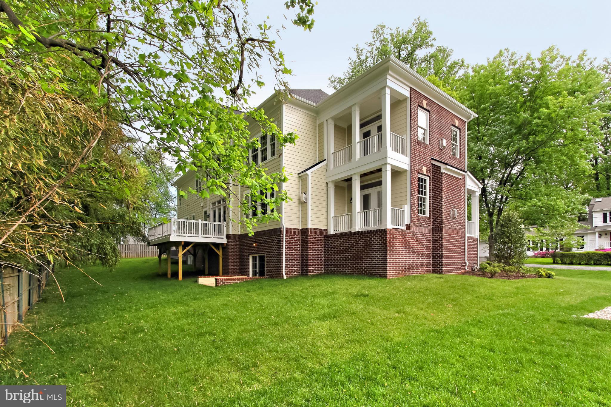 2728 Chain Bridge Road Vienna, VA 22181 - Photo 29 of 30 Exterior (Rear)