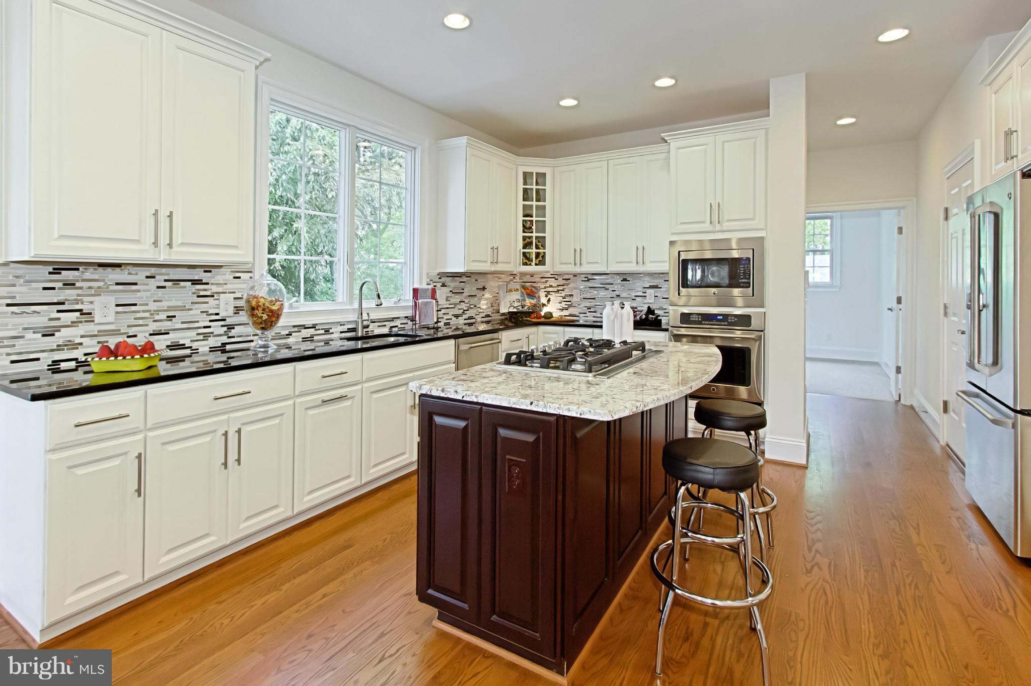 2728 Chain Bridge Road Vienna, VA 22181 - Photo 9 of 30 Kitchen