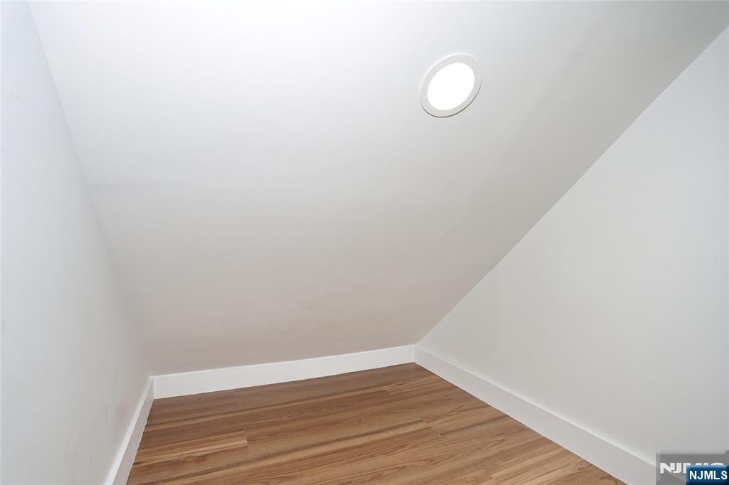20 Dojean Court Bergenfield, NJ 07621 - Photo 33 of 50