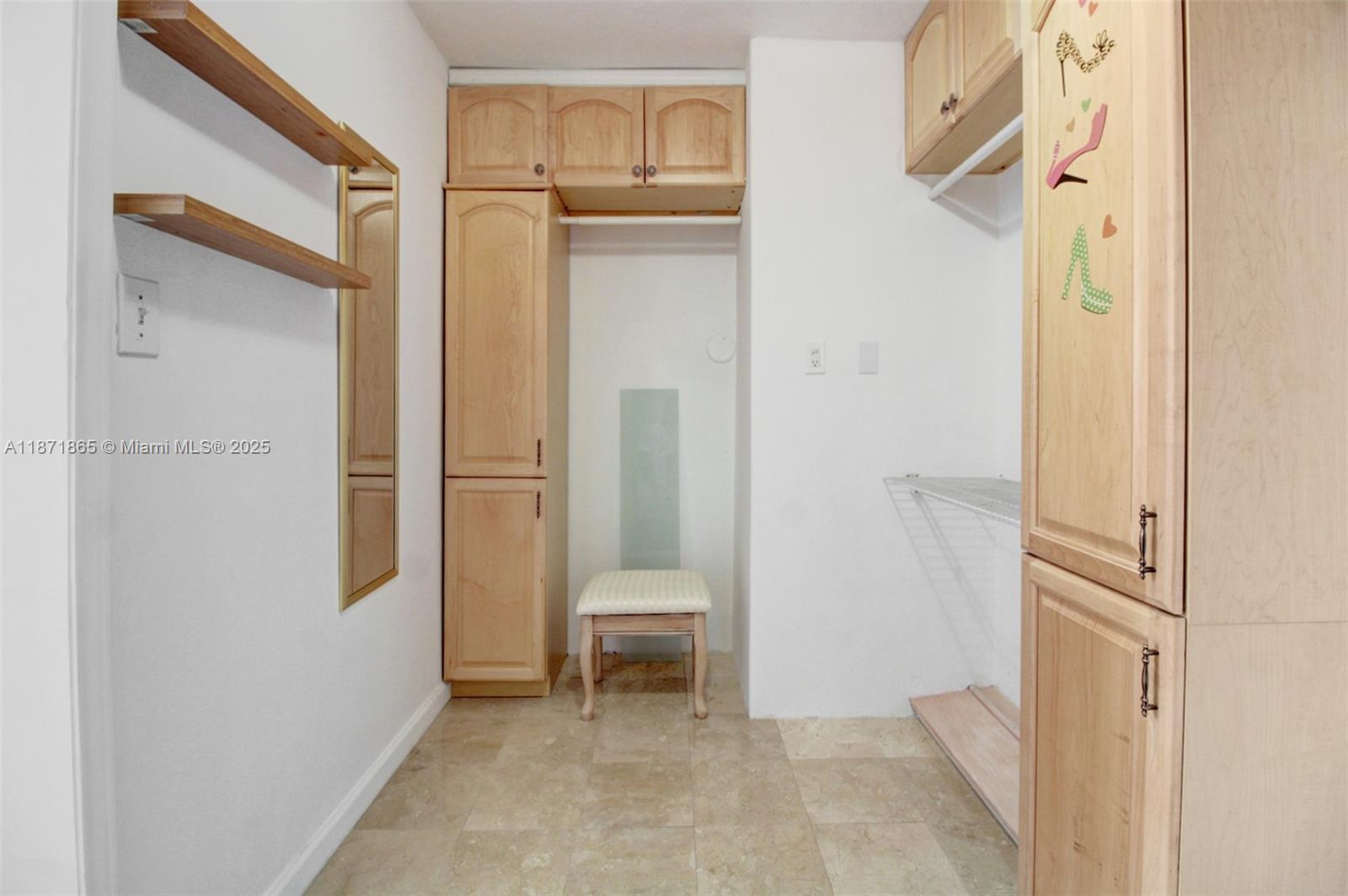 9930 Southwest 48th Street Miami, FL 33165 - Photo 26 of 29 a bathroom with a tub and toilet