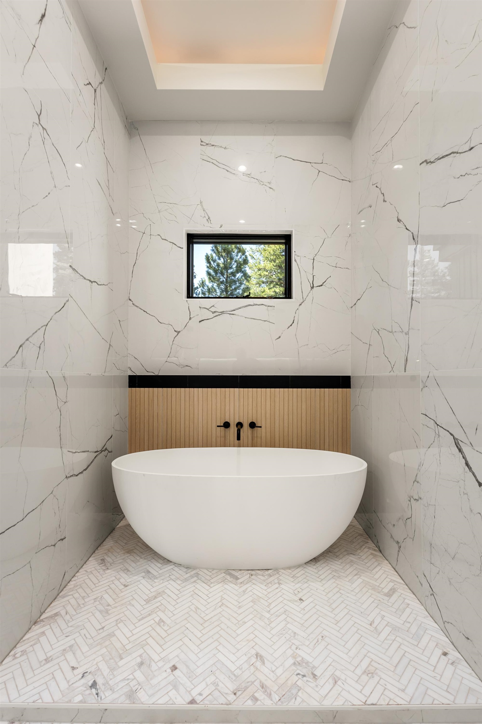 9308 Gaston Court Truckee, CA 96161 - Photo 12 of 28 a bathroom with a tub and shower