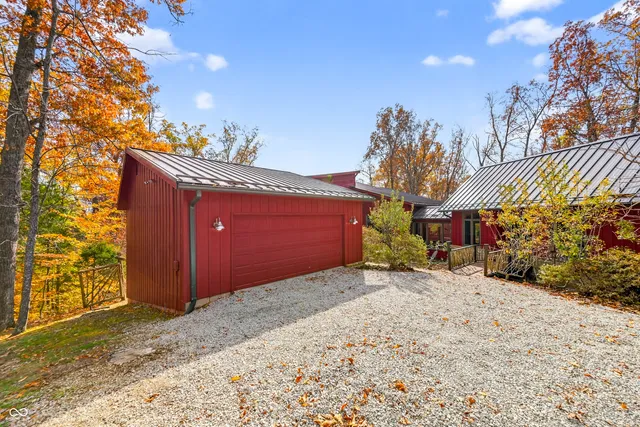 $895,000 | 8650 Mt Nebo Road, Freetown, IN 47235