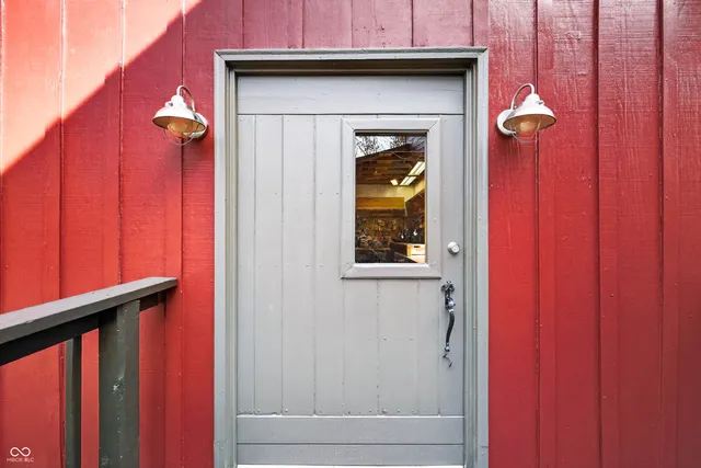 $895,000 | 8650 Mt Nebo Road, Freetown, IN 47235