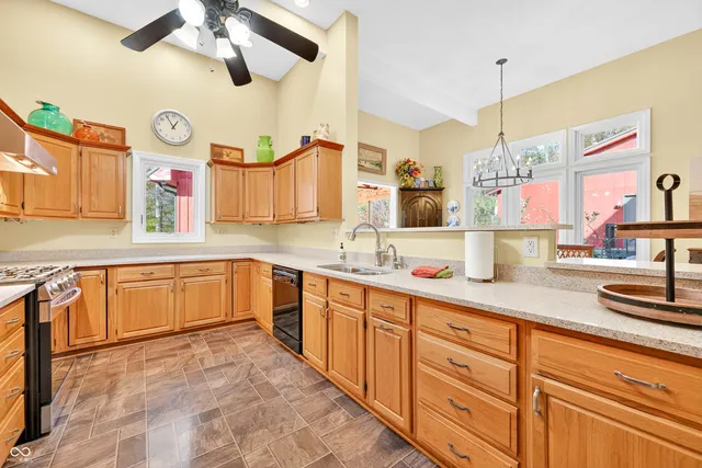 $895,000 | 8650 Mt Nebo Road, Freetown, IN 47235